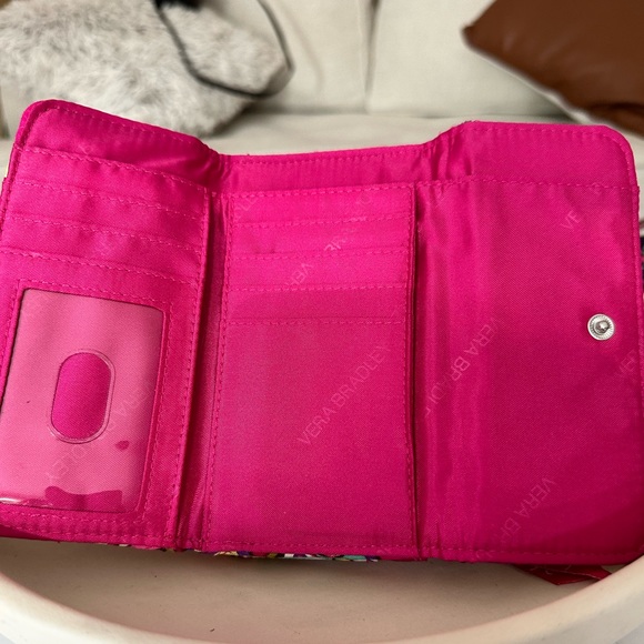 EUC Vera Bradley Wallet-Small - Picture 3 of 3